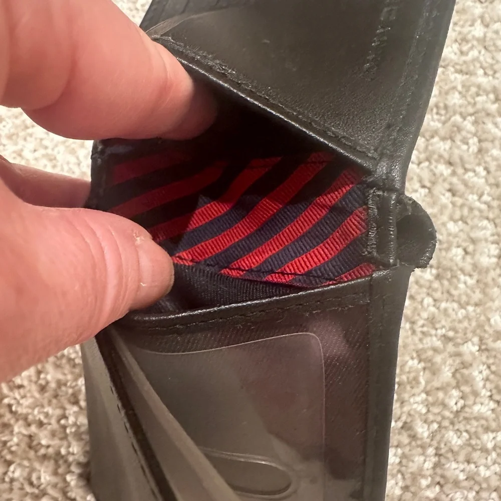 🦋 Tommy Hilfiger mens bifold wallet - black 🦋